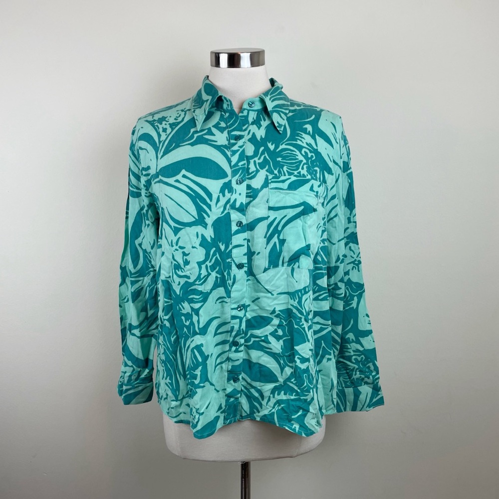 True Destinations Green Tropical Floral Collared Long Sleeve Button Down Top